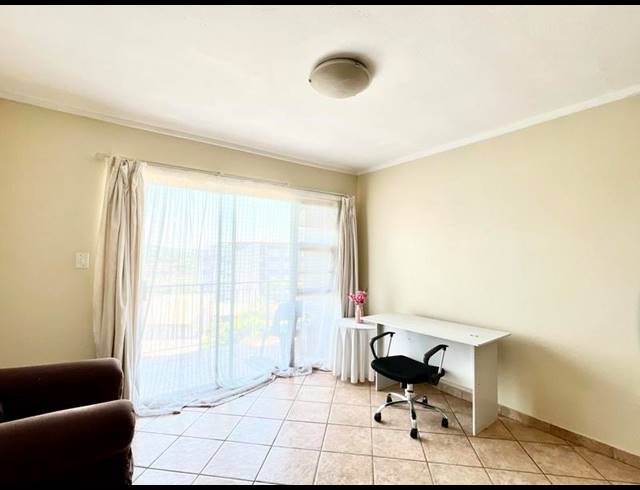 2 BEDROOM APARTMENT FOR SALE IN MENLYN